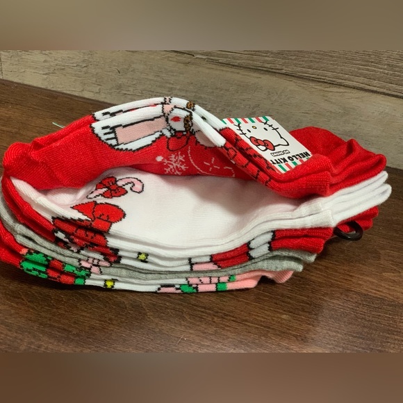 SANRIO HELLO KITTY Ladies 5 Pair Of No Show Socks - Picture 7 of 8